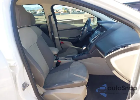 2013 Ford Focus Se z USA, uszkodzony, nr VIN 1FADP3F2XDL374357